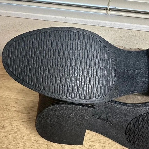 Clarks Nevella Ankle Boot Dark Taupe Suede sz 12 - Picture 4 of 5